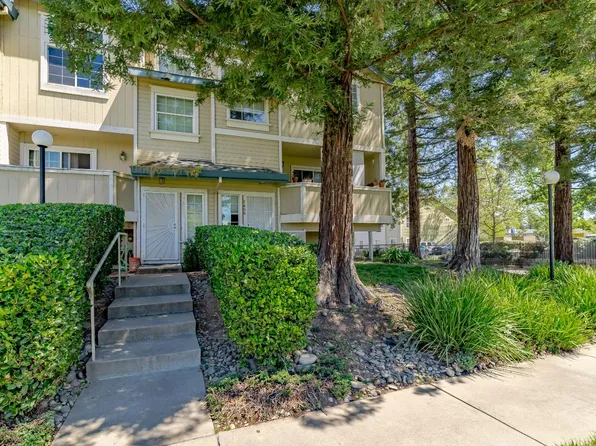 7404 Kallie Kay Ln, Sacramento, CA 95823