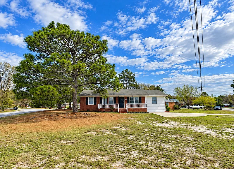 610 Woodburn Dr