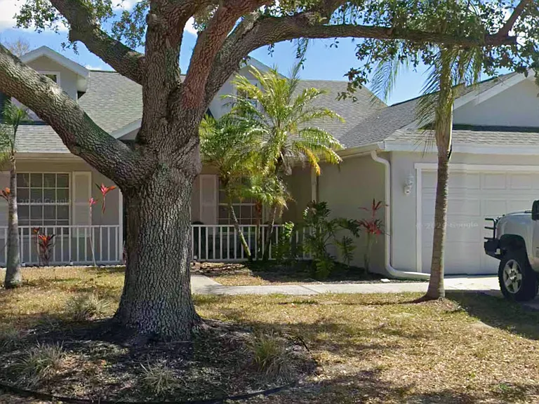 4108 Kingsfield Dr — Photo 1