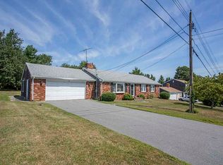 70 Robin Rd, Portsmouth, RI 02871