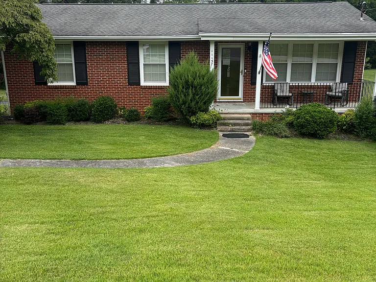11157 Thornton Dr — Photo 1