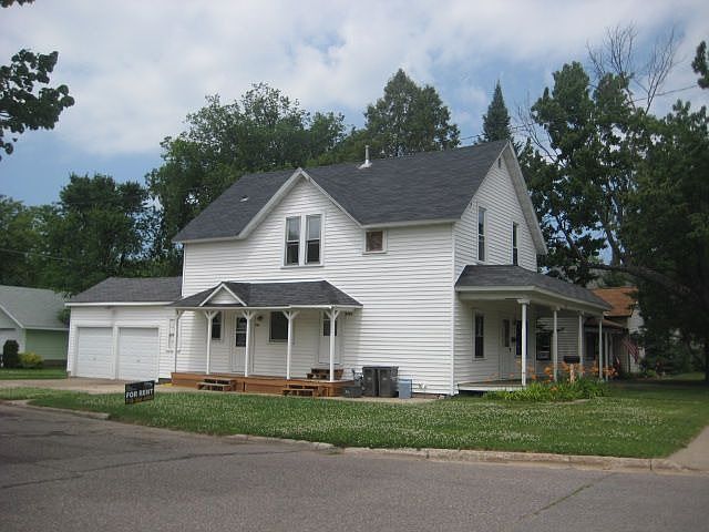 2nd image of 828 Arbutus St #A