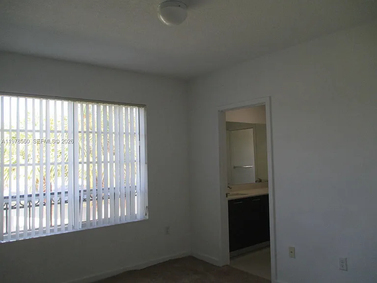 3417 NW 13th St — Photo 16
