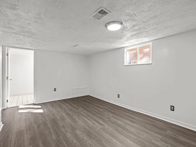 2058 S Corona St — Photo 25
