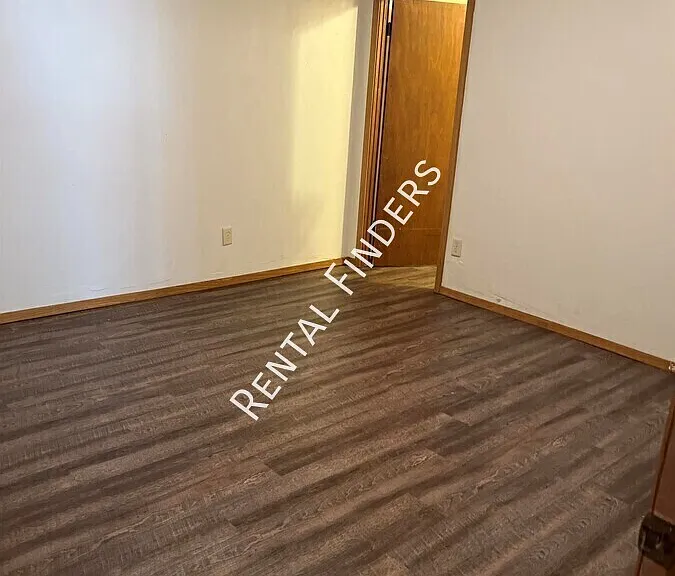 222 E Main St #6 — Photo 7