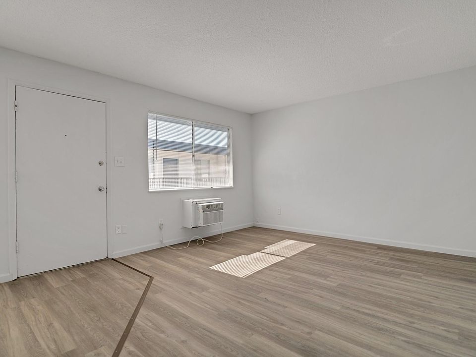 Courtyard on Willamette Apartments 2625 E Willamette Ave Colorado