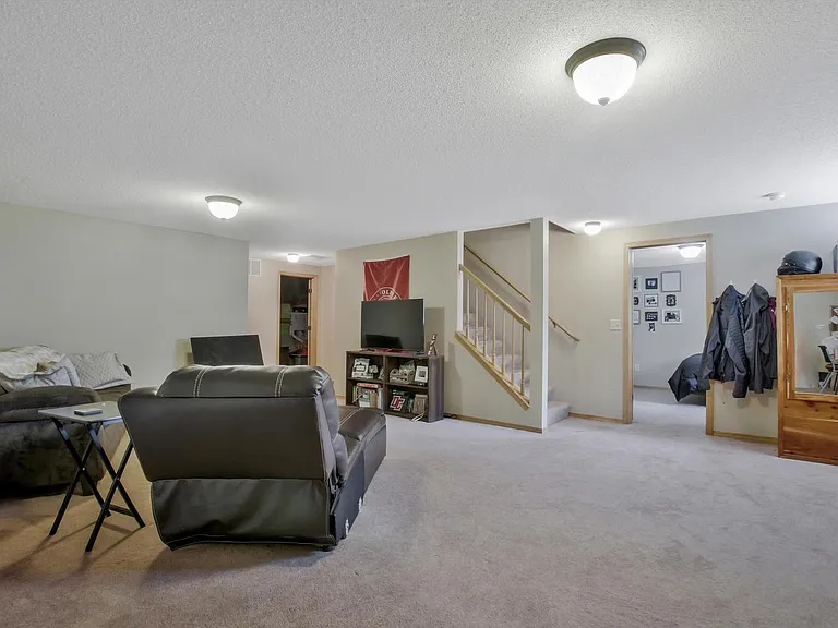 2314 N Shefford Cir — Photo 15