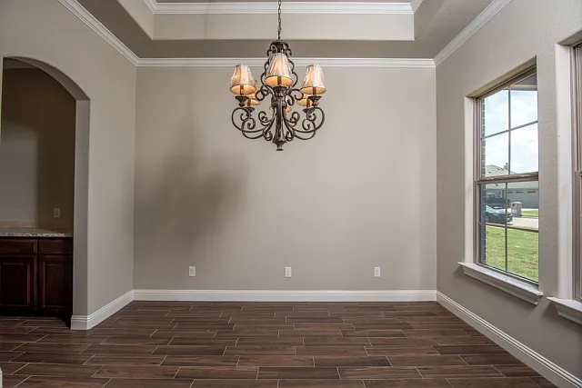 2113 Clive Dr — Photo 8