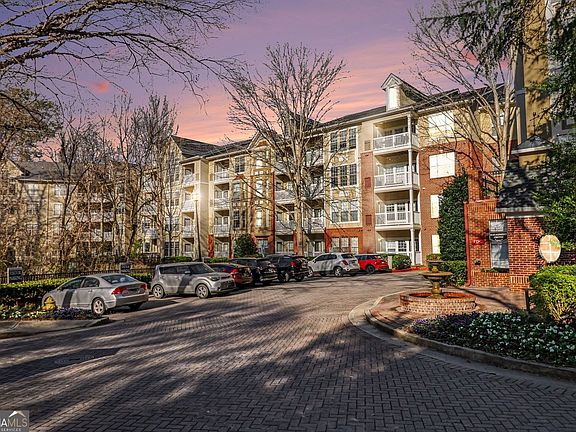 2nd image of 1319 Westchester Rdg NE