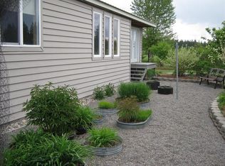 1202 Veit Rd, Newport, WA 99156