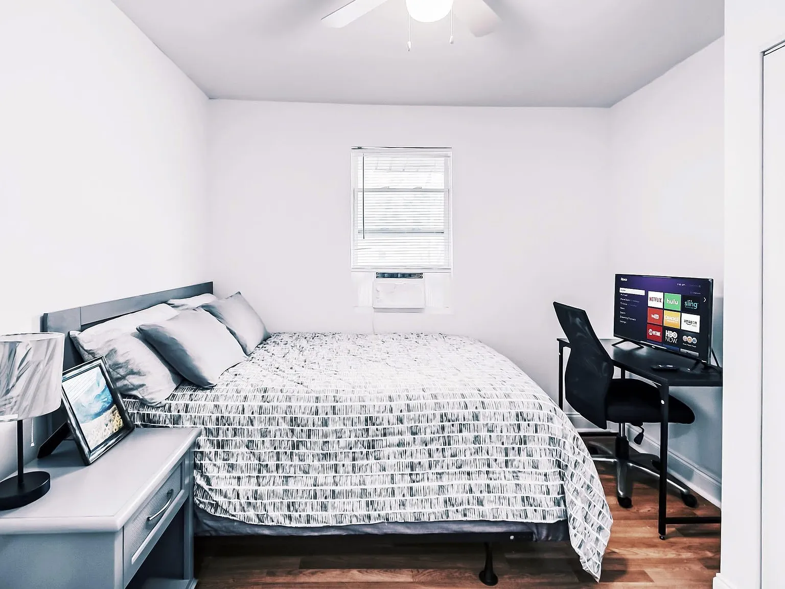 4 bed, 3.0 bath, 2600 sqft, $715 — Photo 1
