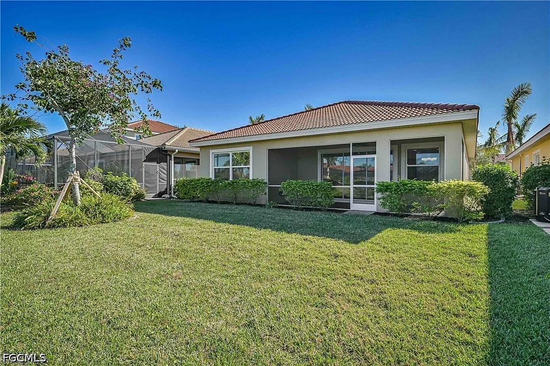 3 bed, 2.0 bath, 1983 sqft, $2,800 — Photo 4