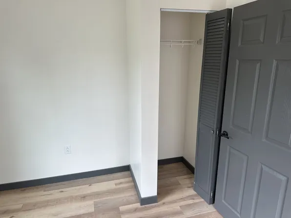 59 Hickok St, Winooski, VT 05404