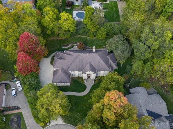 1569 Tulipwoods Cir, Dayton, OH 45459