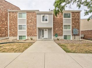 10200 W 96th Ter APT D, Overland Park, KS 66212