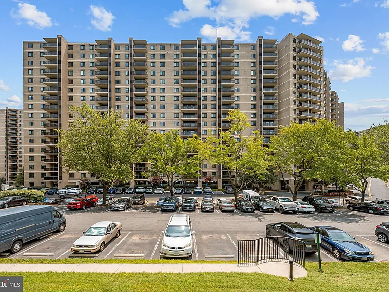 205 Yoakum Pkwy #902 — Photo 30