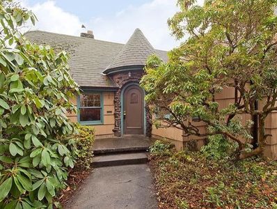 15111 SE Stark St, Portland, OR, 97233