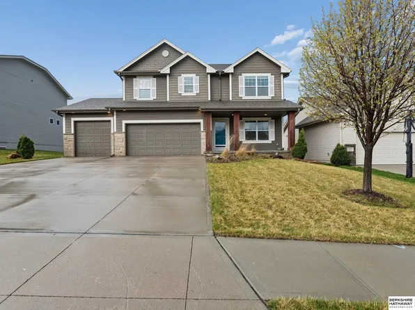 17021 Aurora St, Omaha, NE 68136