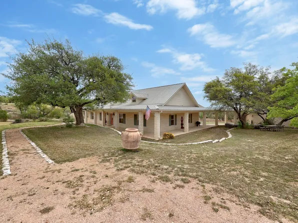 301 Hall Ln, Blanco, TX 78669