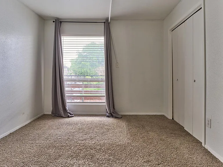 Peppertree Apartments — Photo 26