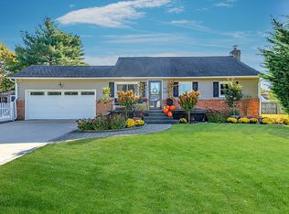 65 Kane Pl, North Babylon, NY 11703