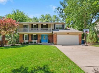 90 Breezeview Dr, Ballwin, MO