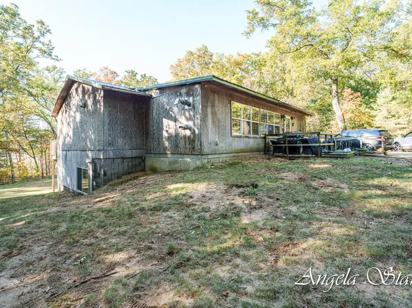 2282 E Maple St, Newaygo, MI 49337