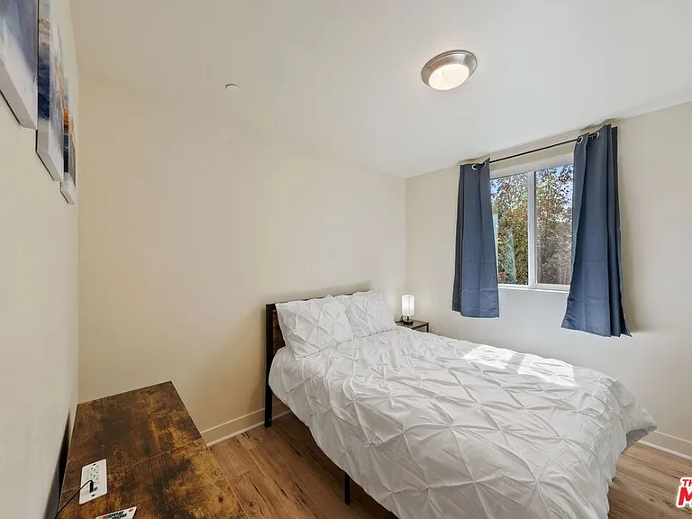5912 S Flower St — Photo 29