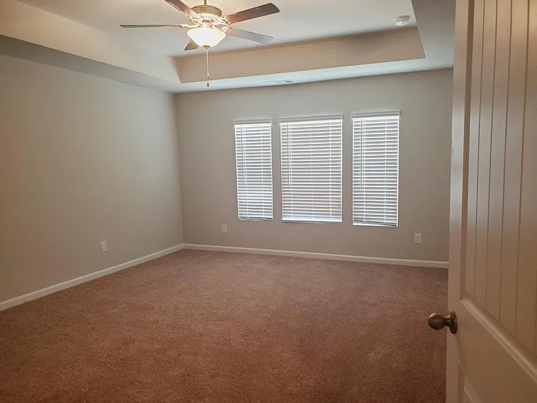 61 Pointe Pl — Photo 10