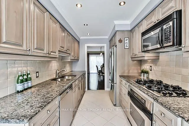 3 bed, $3,900 — Photo 4