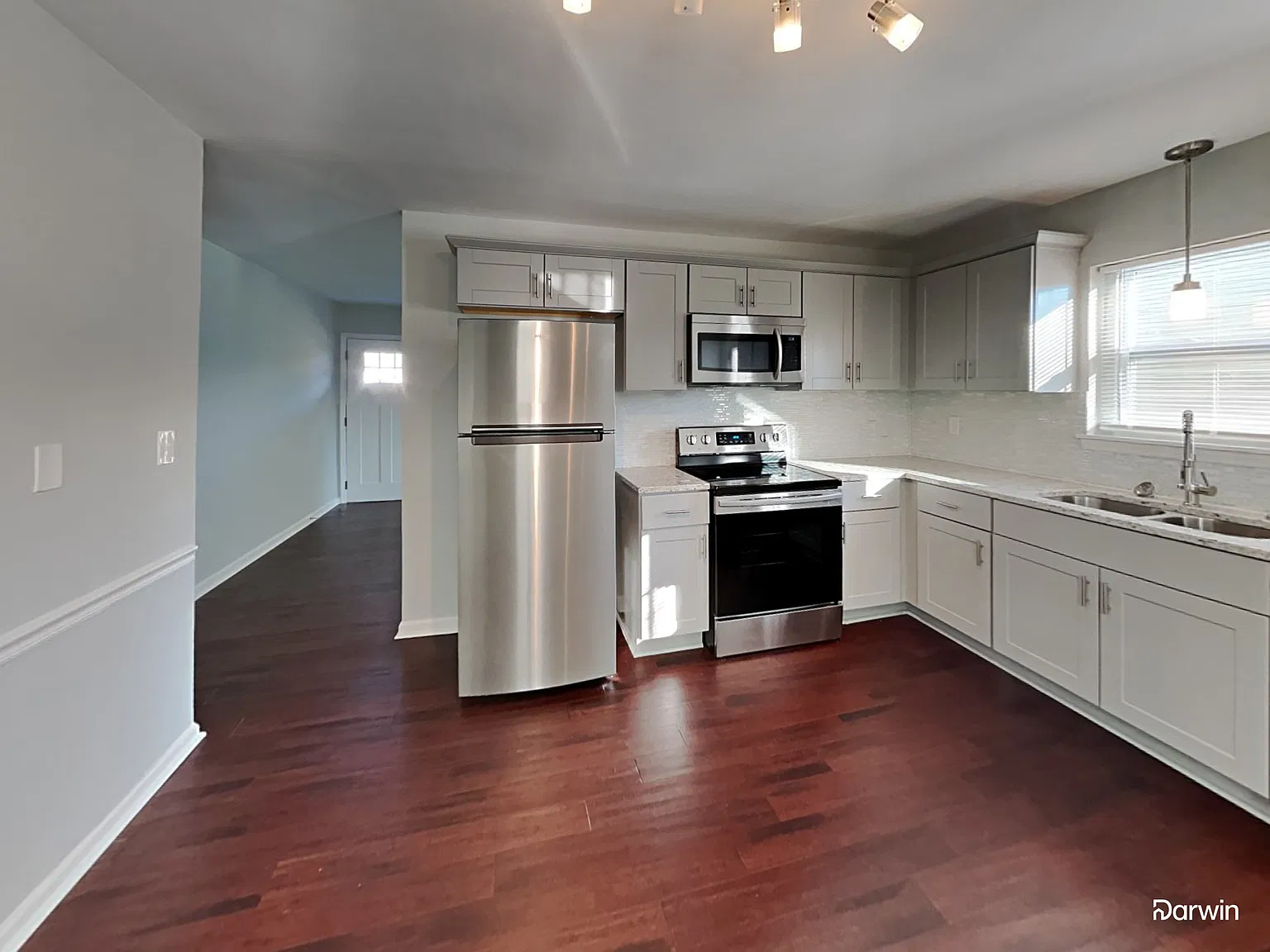 4 bed, 1.0 bath, 1176 sqft, $1,840 — Photo 2