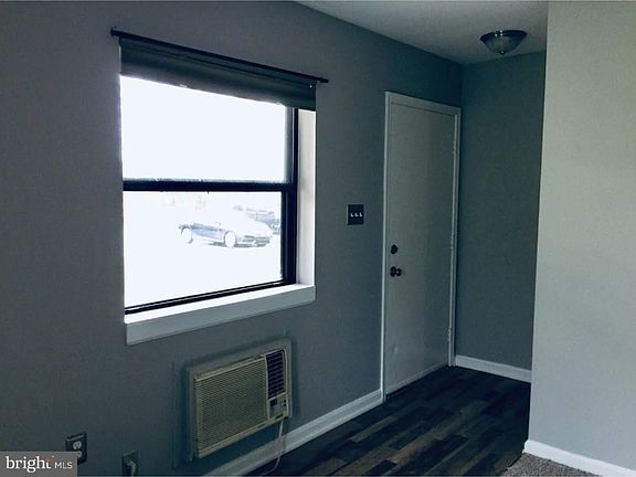 Entranceway/front door.