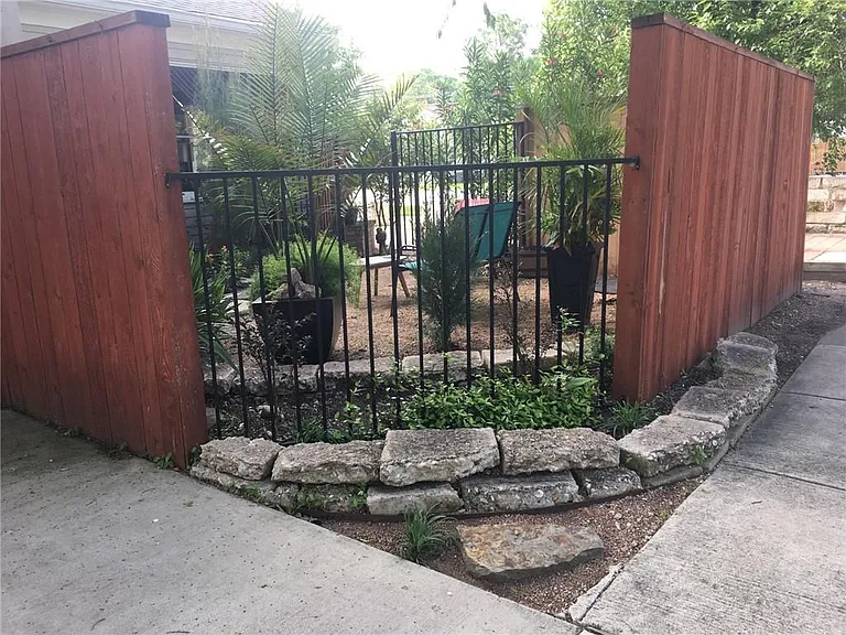 3803 Duval St #B — Photo 16