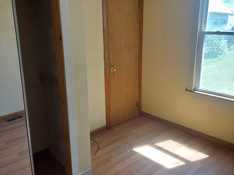 703 Tilden Ave — Photo 5