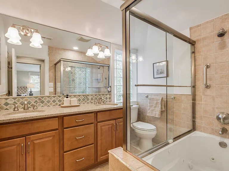 3233 Stephenson Pl NW — Photo 8