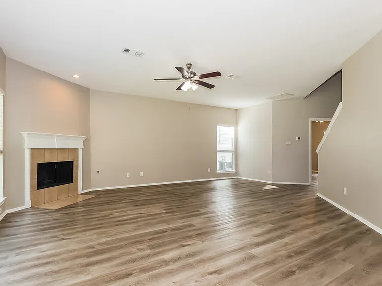 1089 Shadow Glenn Dr — Photo 5