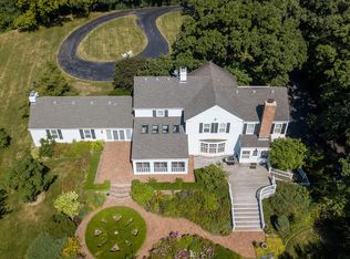 136 Inverway, Inverness, IL 60067