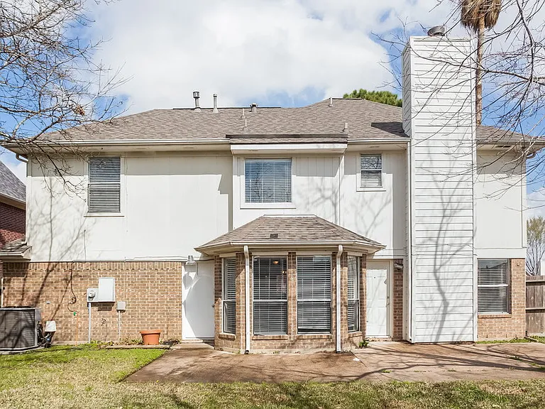 15815 Spruce River Ct — Photo 18