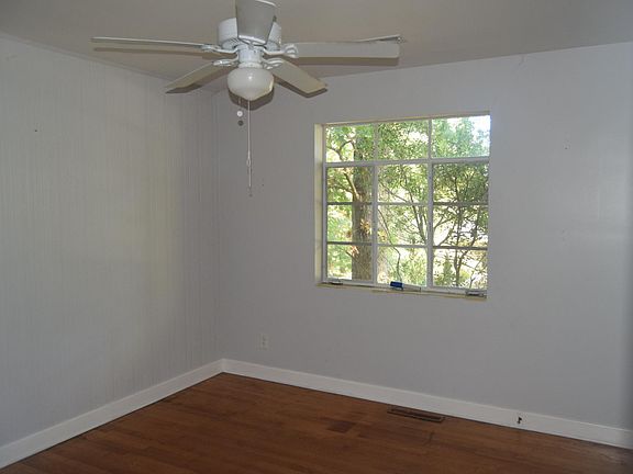 4th image of 2029 Evergreen Dr
