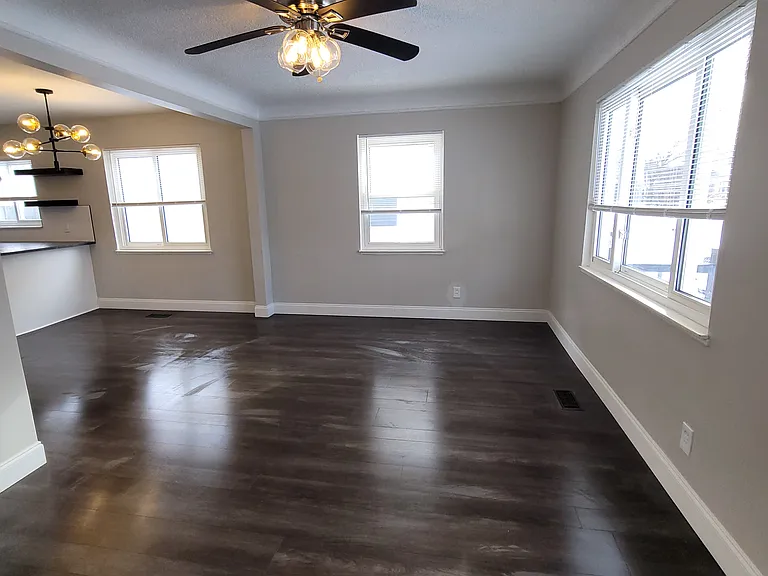 23092 Pilgrim Ave — Photo 2