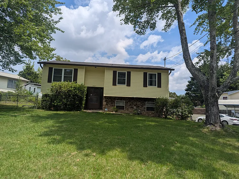 6521 Cadbury Dr — Photo 2