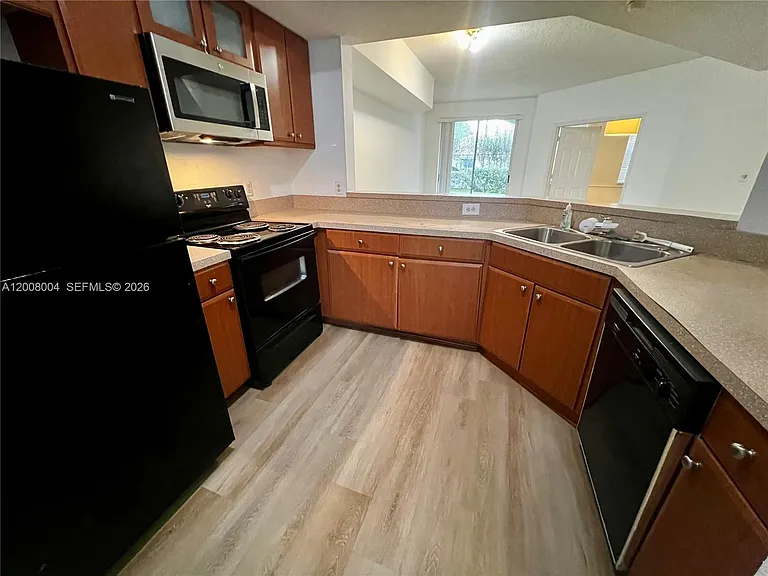 771 SW 148th Ave #1305 — Photo 10