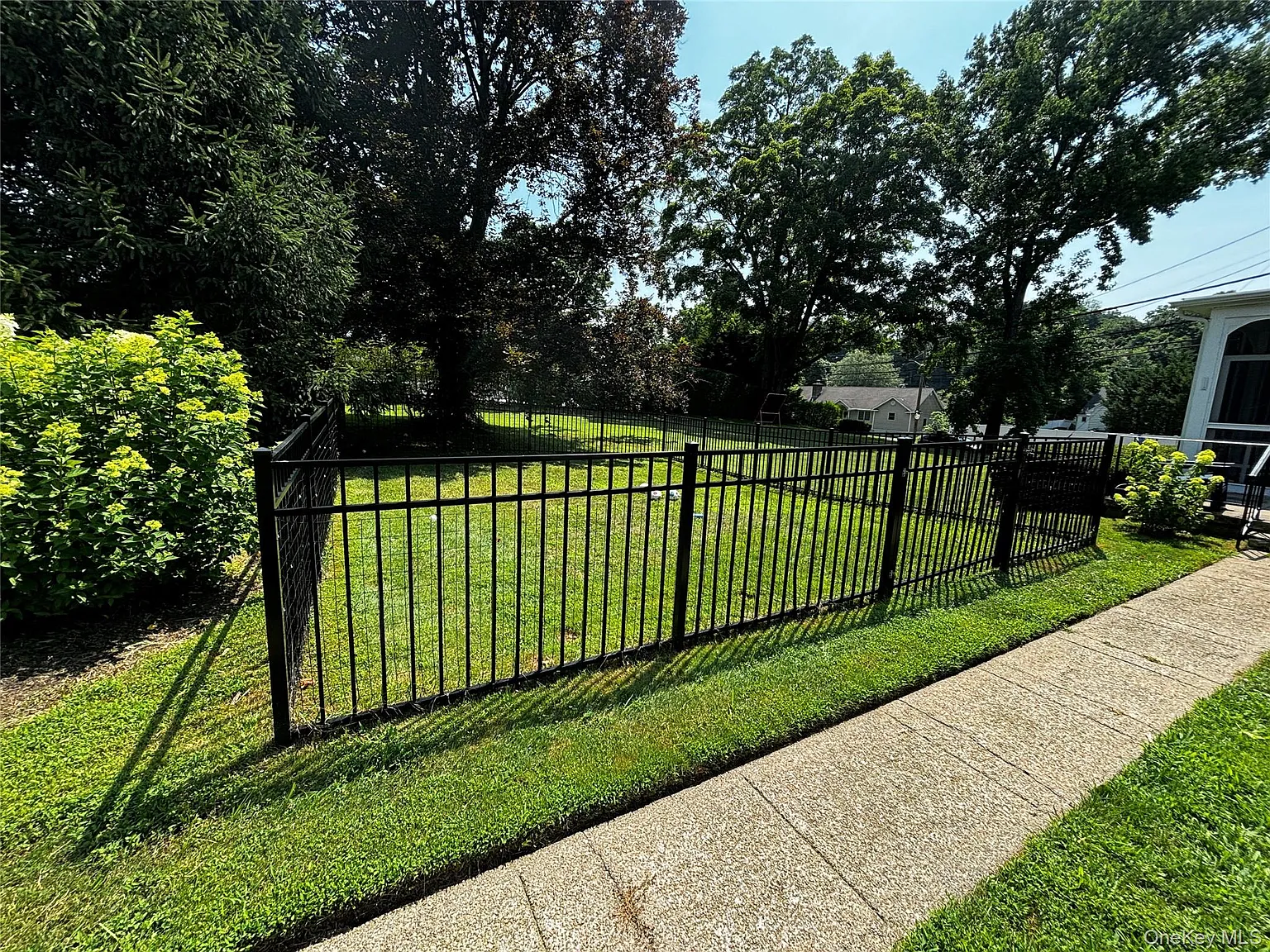 3 bed, 1.5 bath, $6,500 — Photo 2