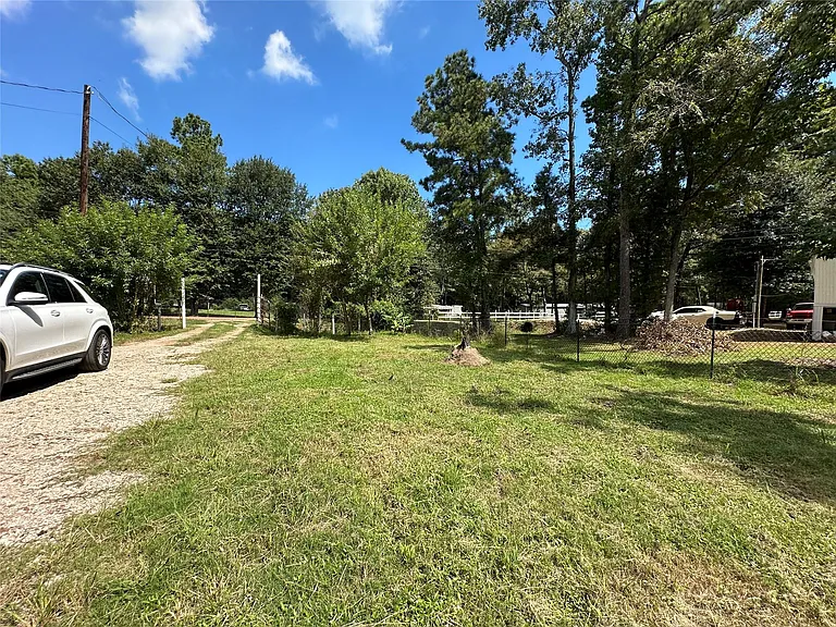 18143 Breezy Dr — Photo 4