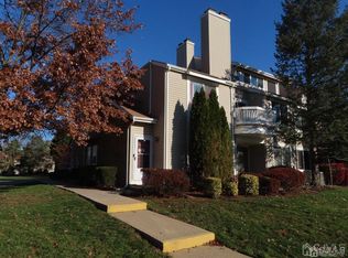 15 Chatham Sq, Parlin, NJ 08859