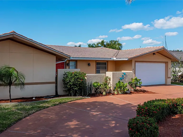 69 Sabal Dr — Photo 3