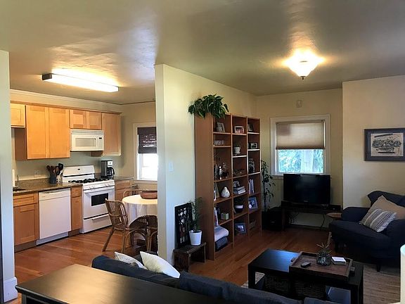 4th image of 847 Woodland Ave