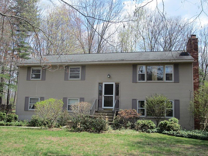 1st image of 31 Stony Brook Dr
