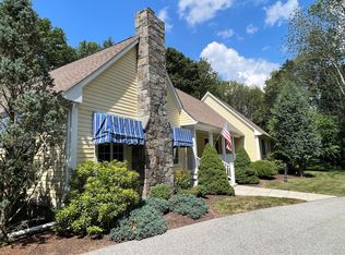 1279 Hope Rd, Hope, RI 02831