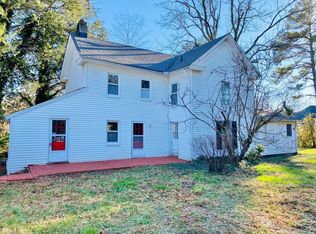 4856 Irvington Rd, Irvington, VA 22480